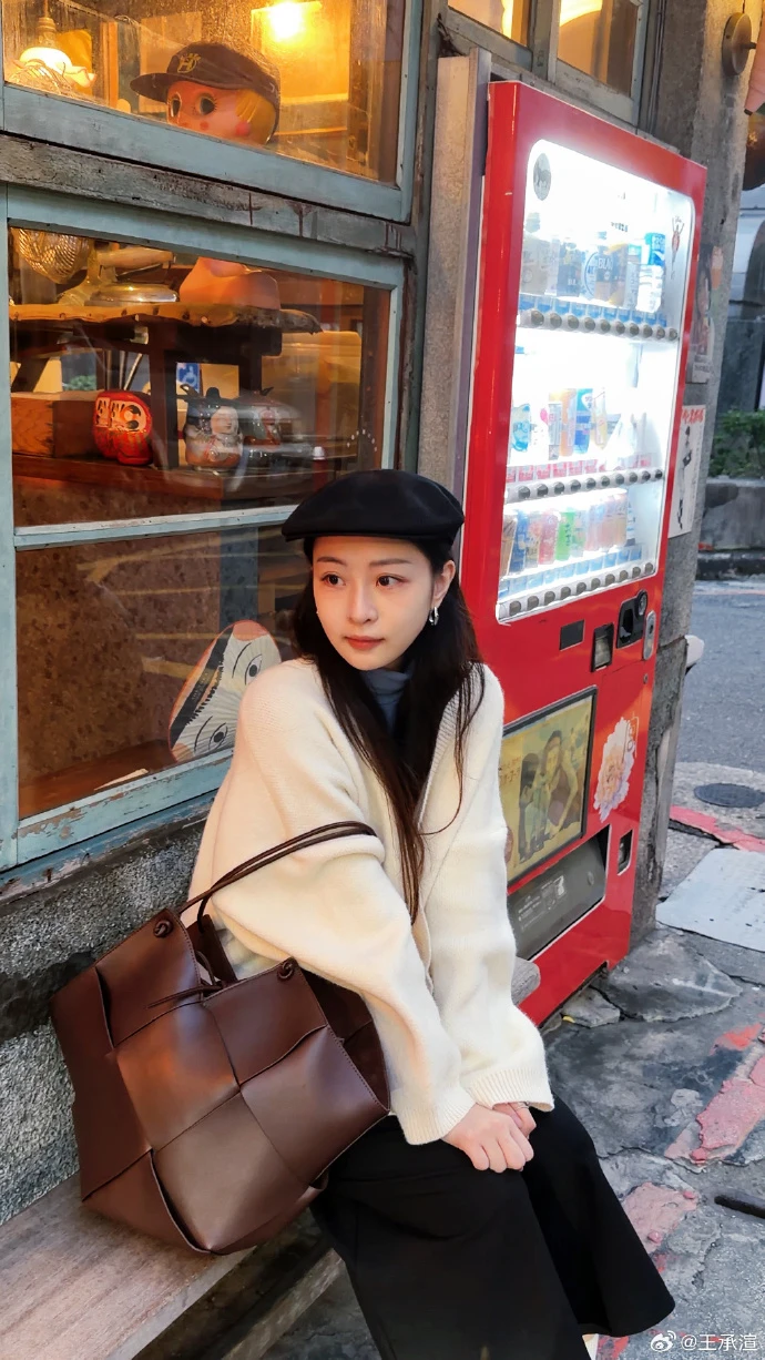 Vương Thừa Tuyển bị đình chỉ toàn bộ hoạt động, nay tìm việc pha chế cafe Vương Thừa Tuyển bị đình chỉ toàn bộ hoạt động, nay tìm việc pha chế cafe