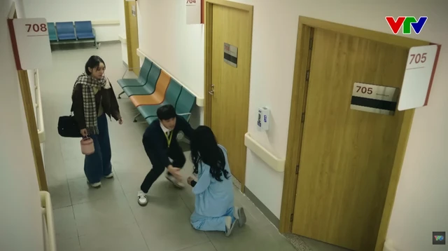 Xem Bước Chân Vào Đời để hiểu vì sao nuôi con gái trong sự giàu sang Xem Bước Chân Vào Đời để hiểu vì sao nuôi con gái trong sự giàu sang