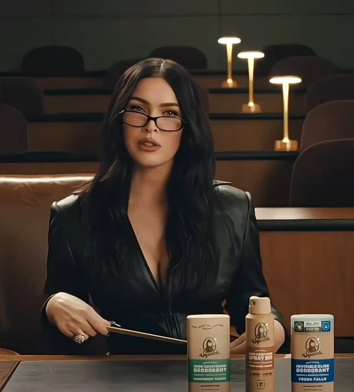 Xóa sạch quá khứ, Megan Fox chính thức trở lại với diện mạo "không thể nóng hơn": Thần thái đỉnh cao thế này ai bảo đã gần chạm ngưỡng 40? Xóa sạch quá khứ, Megan Fox chính thức trở lại với diện mạo "không thể nóng hơn": Thần thái đỉnh cao thế này ai bảo đã gần chạm ngưỡng 40?