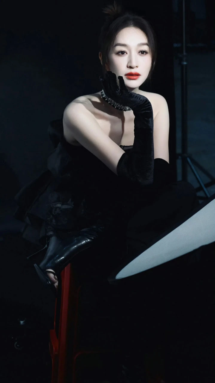 Xôn xao thông tin đối thủ số 1 của Trang Pháp rời Đạp Gió