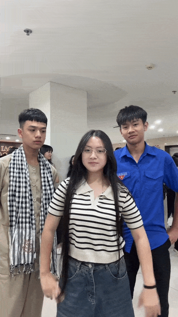 Màn dậy thì thành công nhất Việt Nam: 15 tuổi đã ra dáng mỹ nhân