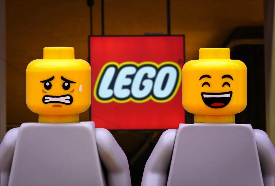 "Phá" bí mật của LEGO: Vì sao những khối hình vô tri nhỏ xíu này trở thành ước mơ của mọi đứa trẻ nhỏ và cả "đứa trẻ lớn"? "Phá" bí mật của LEGO: Vì sao những khối hình vô tri nhỏ xíu này trở thành ước mơ của mọi đứa trẻ nhỏ và cả "đứa trẻ lớn"?