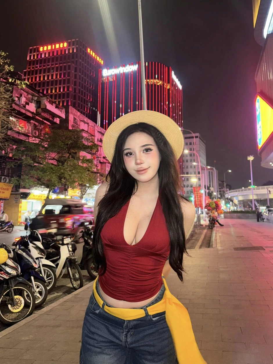 "Phá tan" nguyên tác, nữ coser này vẫn khiến anh em game thủ phải mê mệt
