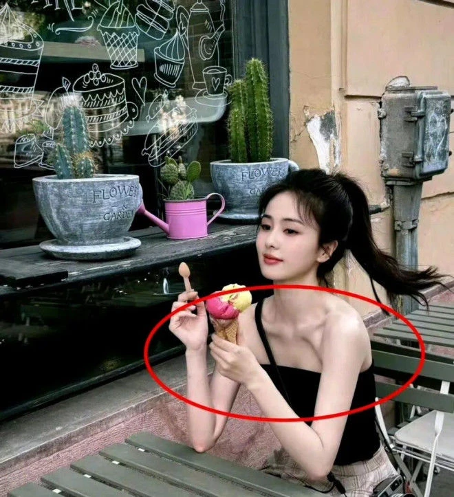 5 nam thần, mỹ nhân gầy đến trơ xương khiến cả showbiz phát hoảng