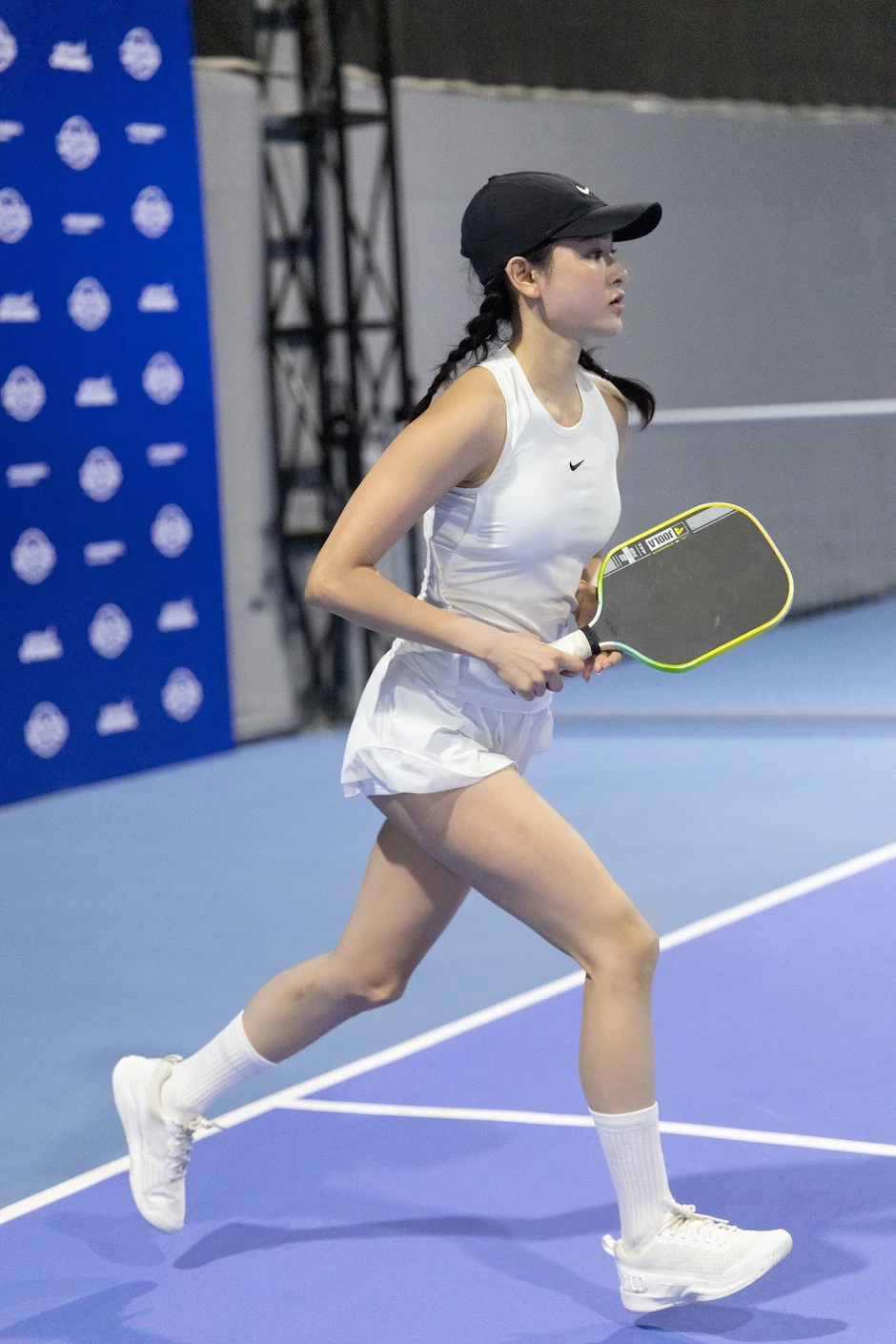 Ai đó hãy "cứu" Hiền Hồ đi!