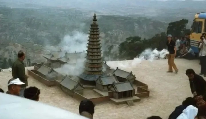 Ảnh hậu trường hiếm có ít người biết của "Tây du ký"