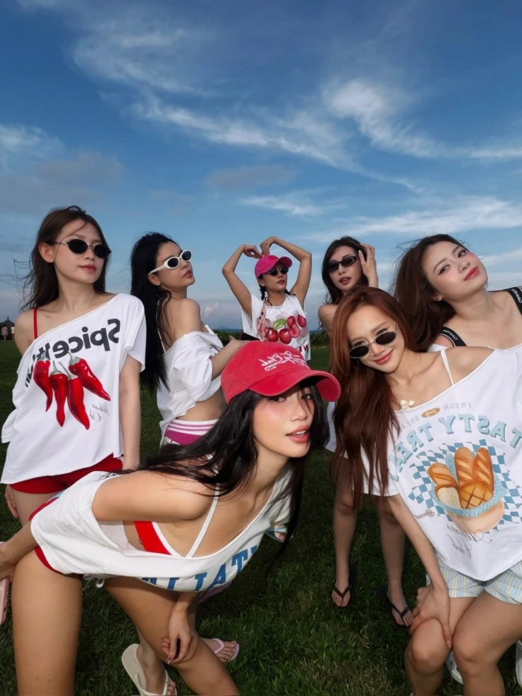 Ảnh sao 10/5: Nhã Phương và hội bạn mỹ nhân khoe dáng khi đi nghỉ dưỡng Ảnh sao 10/5: Nhã Phương và hội bạn mỹ nhân khoe dáng khi đi nghỉ dưỡng