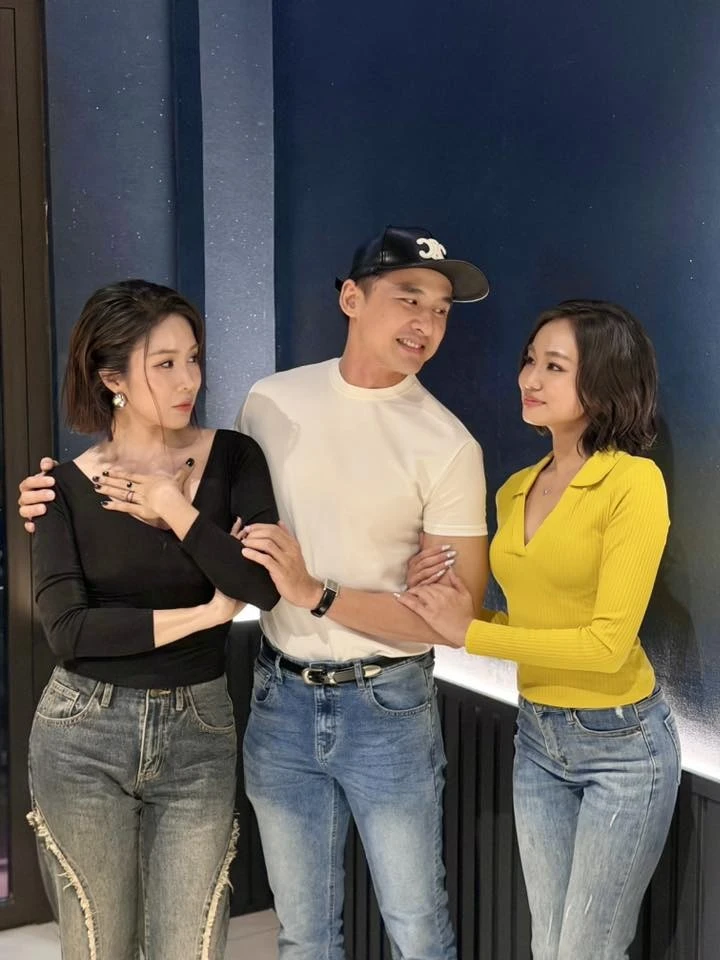 Ảnh sao 10/5: Nhã Phương và hội bạn mỹ nhân khoe dáng khi đi nghỉ dưỡng Ảnh sao 10/5: Nhã Phương và hội bạn mỹ nhân khoe dáng khi đi nghỉ dưỡng