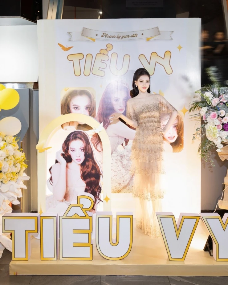 Ảnh sao 17/5: Vợ chồng Hà Anh mừng sinh nhật con trai Ảnh sao 17/5: Vợ chồng Hà Anh mừng sinh nhật con trai