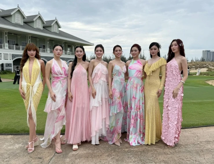 Ảnh sao 17/5: Vợ chồng Hà Anh mừng sinh nhật con trai Ảnh sao 17/5: Vợ chồng Hà Anh mừng sinh nhật con trai