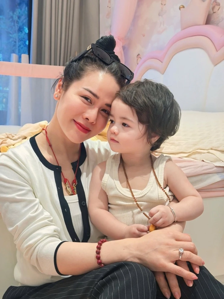 Ảnh sao 5/5: Vợ Đức Tiến ôn kỷ niệm về chồng quá cố