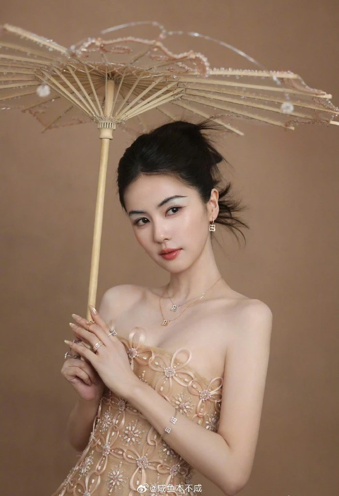 Bạch Lộc bác tin đang hẹn hò hồng hài nhi Chu Dực Nhiên Bạch Lộc bác tin đang hẹn hò hồng hài nhi Chu Dực Nhiên