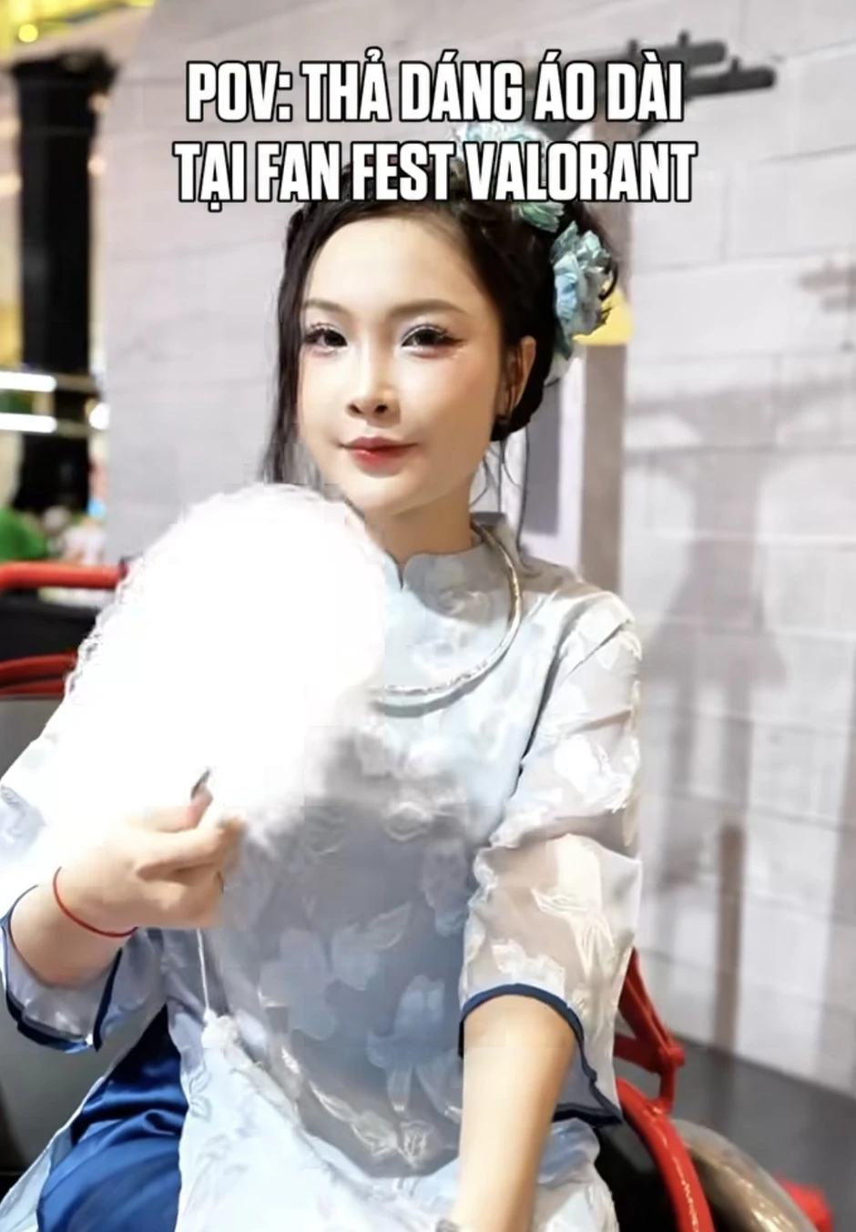 Bất ngờ gặp lại nữ MC có "nụ hôn viral" tại Fan Fest VALORANT