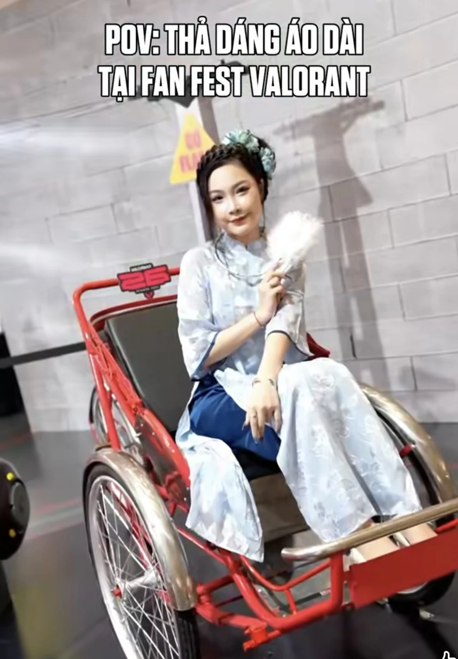 Bất ngờ gặp lại nữ MC có "nụ hôn viral" tại Fan Fest VALORANT