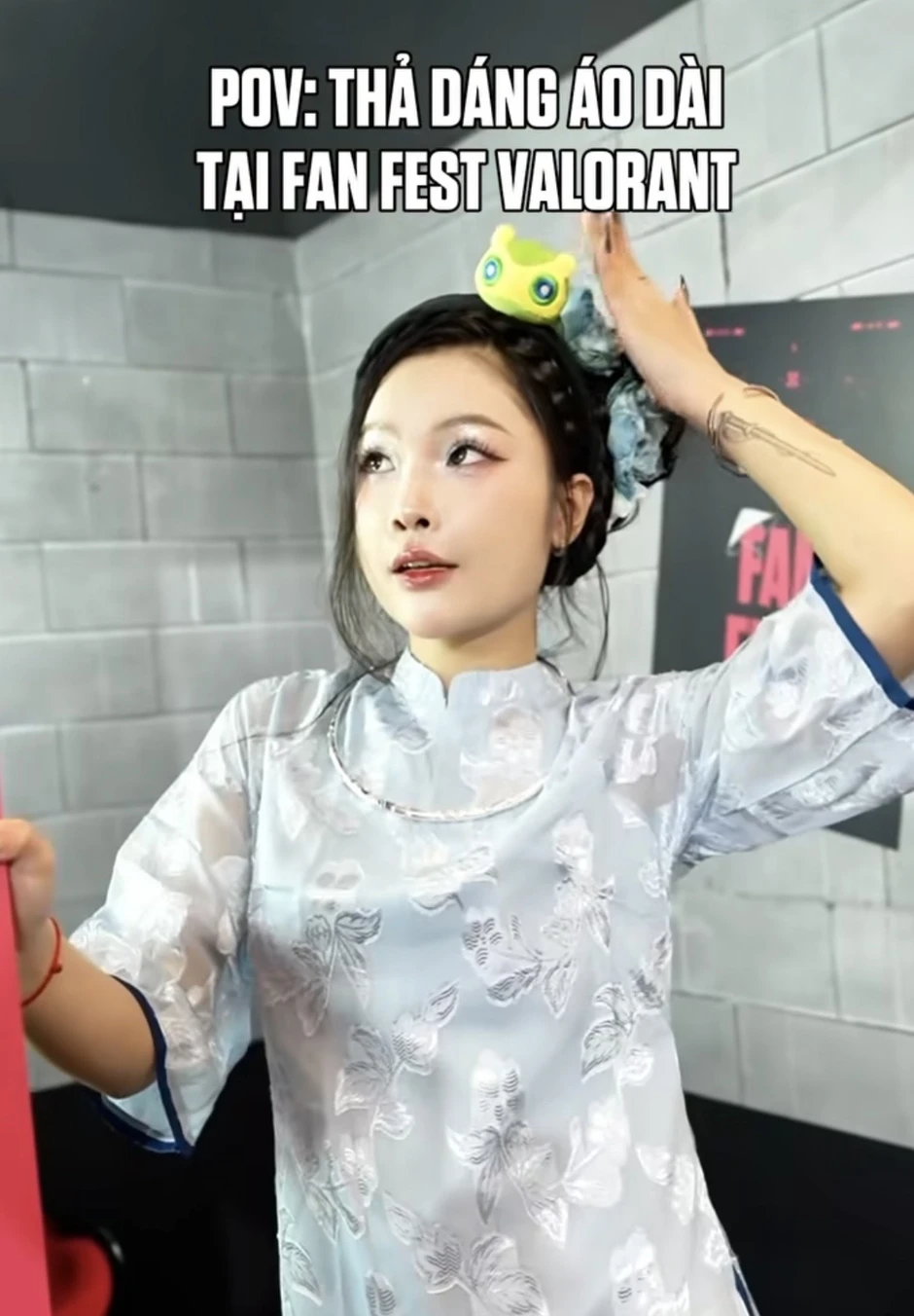 Bất ngờ gặp lại nữ MC có "nụ hôn viral" tại Fan Fest VALORANT
