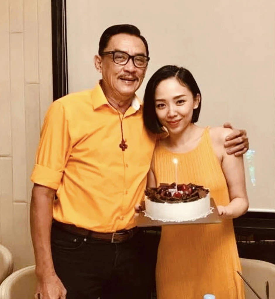 Bố ruột nhắn nhủ tới Tóc Tiên trong ngày đặc biệt Bố ruột nhắn nhủ tới Tóc Tiên trong ngày đặc biệt