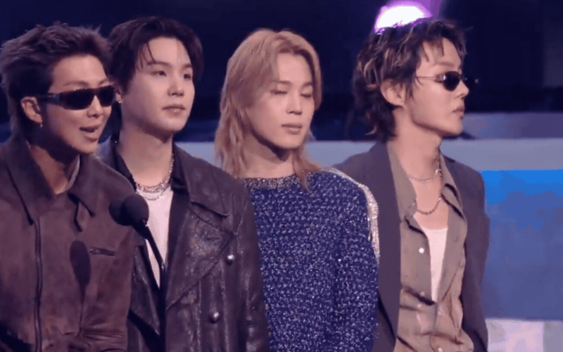BTS được đặc cách đi trễ tại lễ trao giải lớn nhất nước Mỹ, cả triệu người nín thở chờ đợi