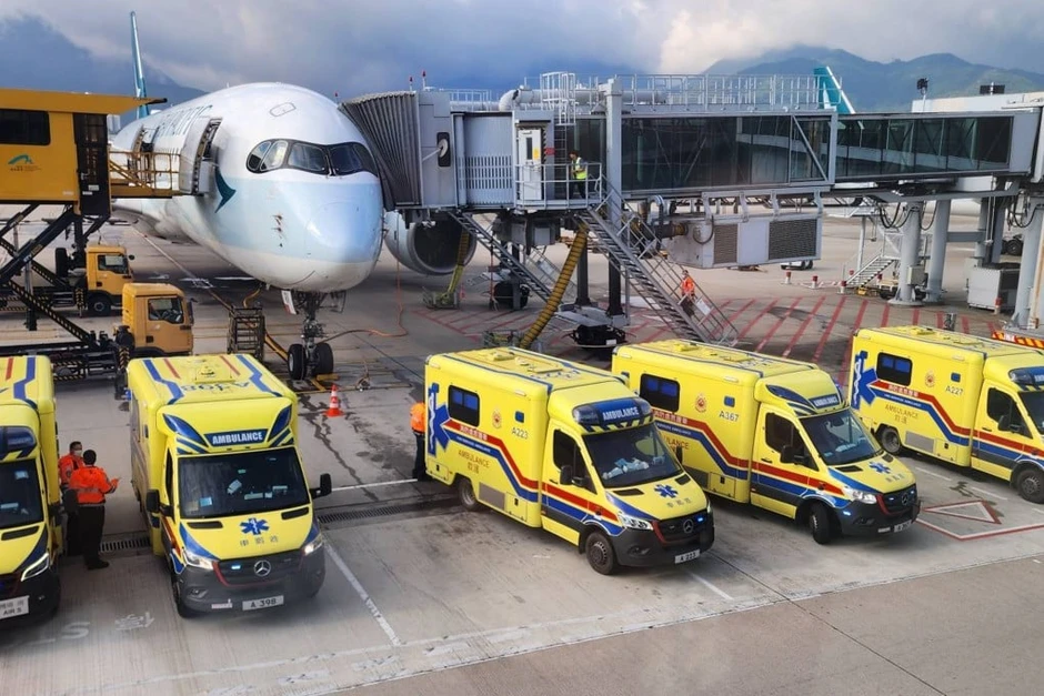 Cận cảnh bên trong chuyến bay Cathay Pacific “rơi tự do”: 10 người bị thương, hành khách la hét thất thanh trong hoảng loạn Cận cảnh bên trong chuyến bay Cathay Pacific “rơi tự do”: 10 người bị thương, hành khách la hét thất thanh trong hoảng loạn