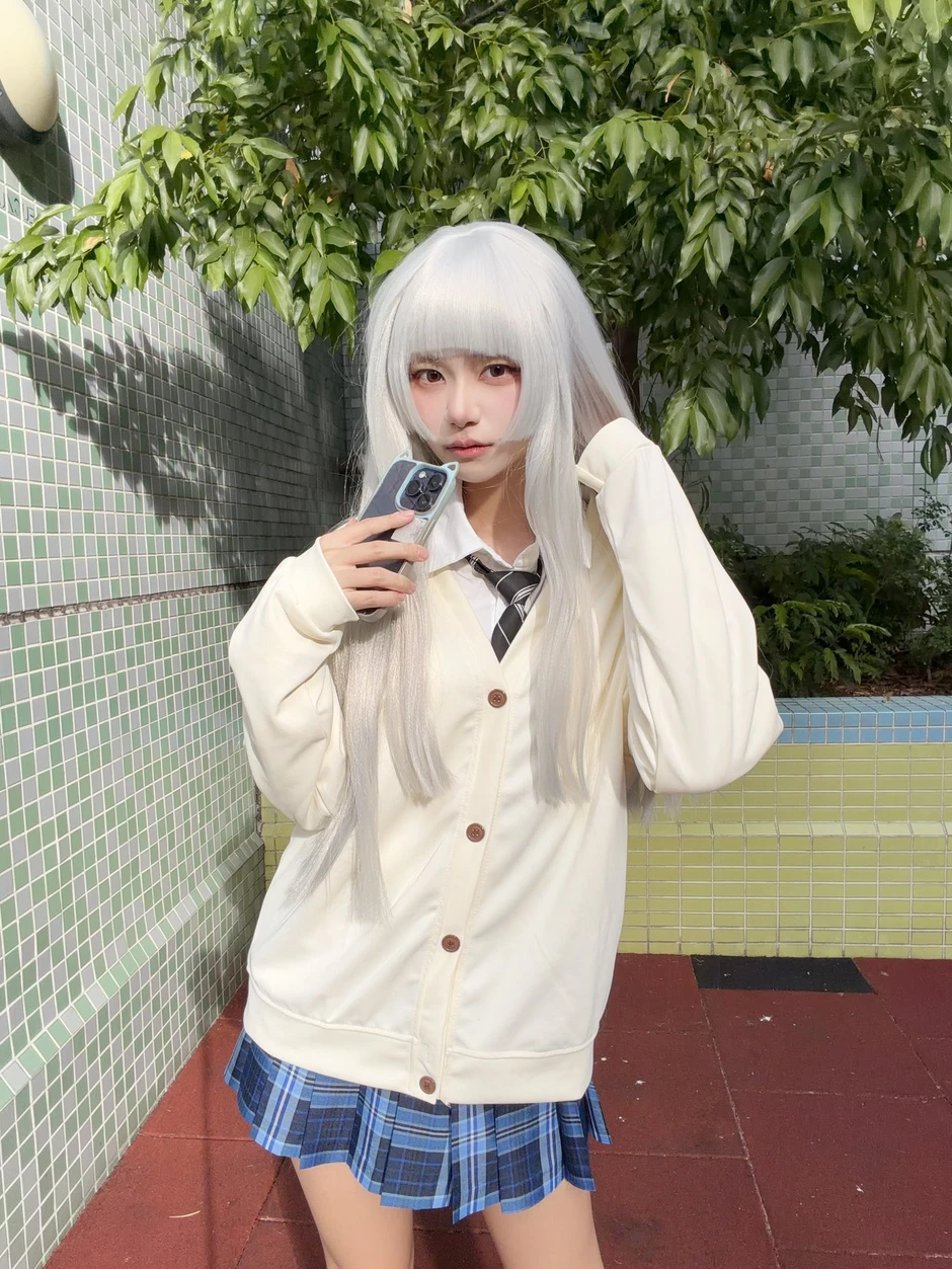 Cận cảnh màn "xóa xăm" của các nữ coser xinh đẹp, hóa ra để hóa trang cần phải chịu đau đớn đến mức này
