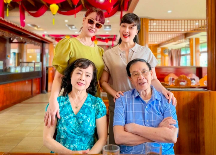 Cặp chị em sao Việt giống nhau đến khó tin từng lọt top hoa hậu Cặp chị em sao Việt giống nhau đến khó tin từng lọt top hoa hậu
