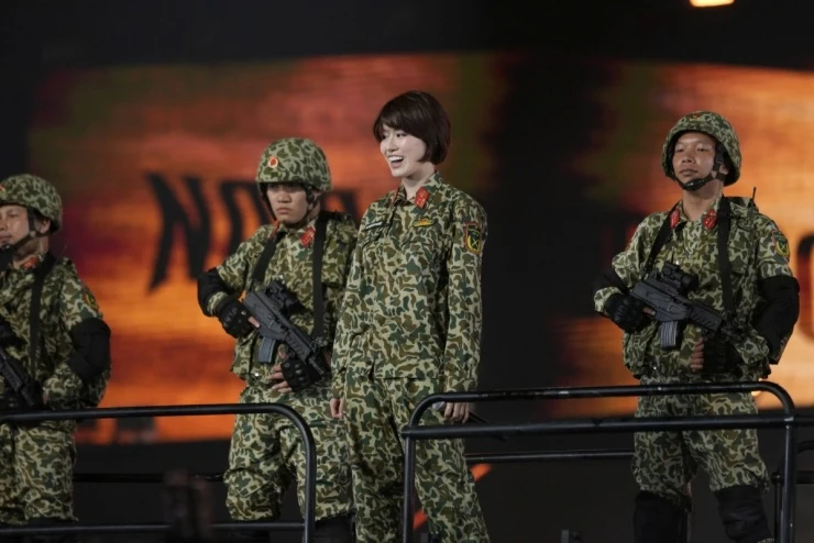 Chiến sĩ đặc công trình diễn ở concert Sao nhập ngũ