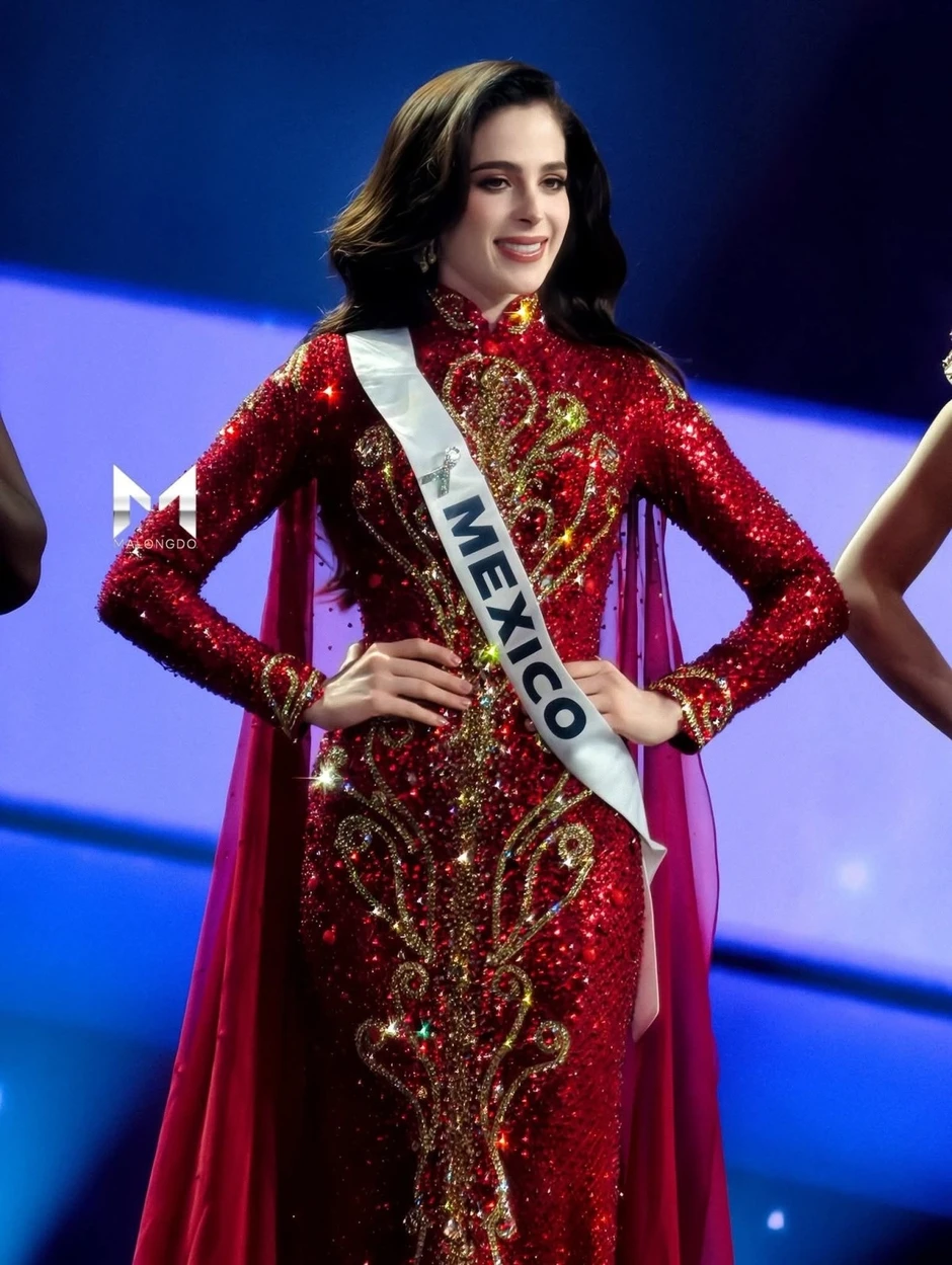 Chưa từng thấy Hoa hậu đi thảm đỏ Cannes phải đeo sash vì sợ không ai biết, nào ngờ vẫn nhận về cái kết ê chề! Chưa từng thấy Hoa hậu đi thảm đỏ Cannes phải đeo sash vì sợ không ai biết, nào ngờ vẫn nhận về cái kết ê chề!