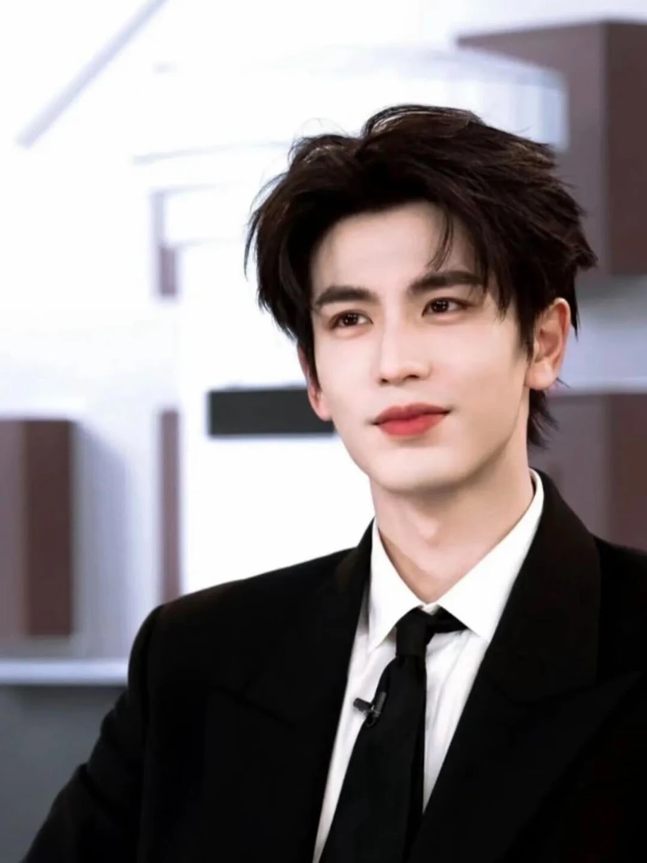 Chung Hán Lương là mối đe dọa của Trương Lăng Hách Chung Hán Lương là mối đe dọa của Trương Lăng Hách