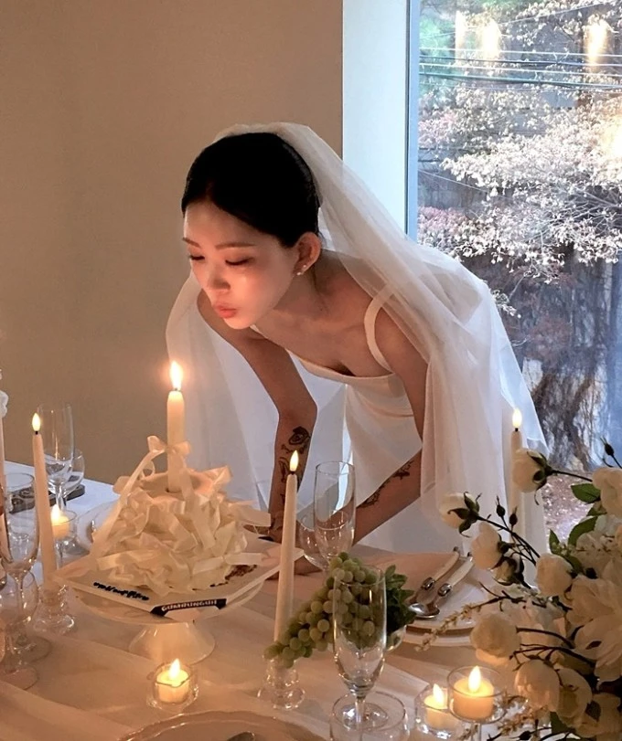 Con gái Choi Jin Sil nhớ khoảnh khắc bên bố mẹ, trước thềm đám cưới Con gái Choi Jin Sil nhớ khoảnh khắc bên bố mẹ, trước thềm đám cưới