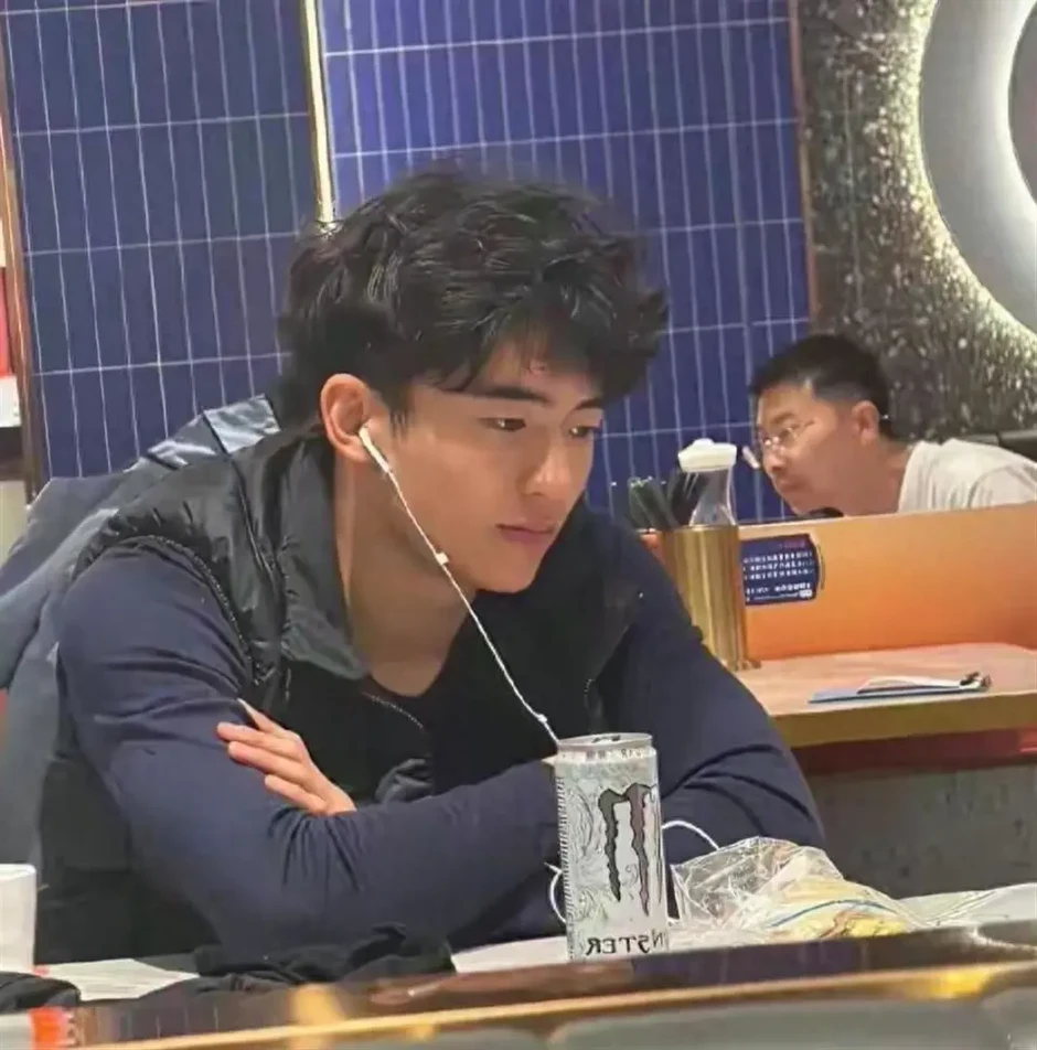 Con trai Trương Bá Chi và Tạ Đình Phong: Nạn nhân đáng thương phía sau cuộc ly hôn ồn ào bậc nhất Cbiz Con trai Trương Bá Chi và Tạ Đình Phong: Nạn nhân đáng thương phía sau cuộc ly hôn ồn ào bậc nhất Cbiz