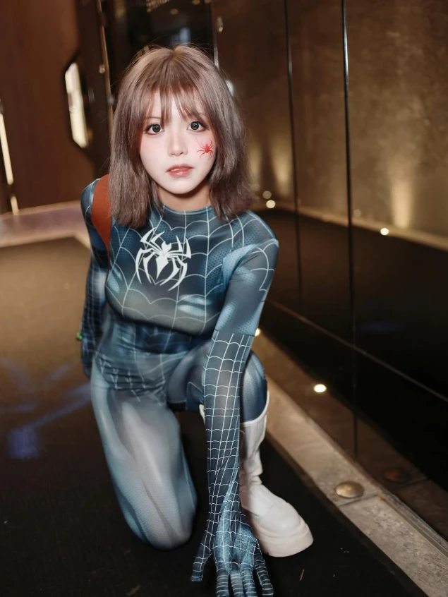 Cosplay "Nhện Đen" quá gợi cảm, nàng hot girl bỗng nổi như cồn, CĐM vội truy tìm danh tính và cái kết Cosplay "Nhện Đen" quá gợi cảm, nàng hot girl bỗng nổi như cồn, CĐM vội truy tìm danh tính và cái kết