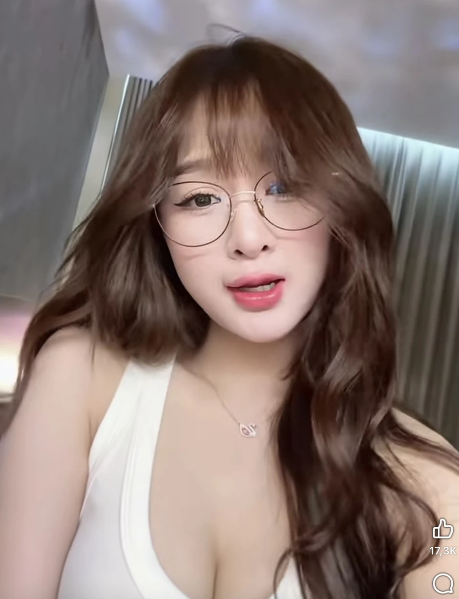 Đăng ảnh mới nhưng bị fan tràn vào đòi "trả lại Gấm Kami ngày xưa", chính chủ phản ứng thế nào? Đăng ảnh mới nhưng bị fan tràn vào đòi "trả lại Gấm Kami ngày xưa", chính chủ phản ứng thế nào?