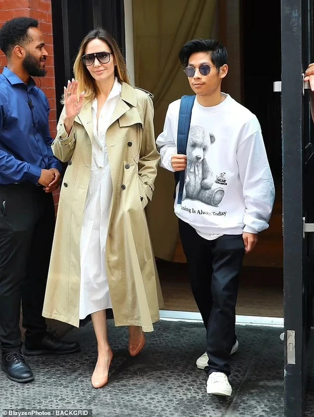 Danh tính con trai nuôi gốc Việt của Angelina Jolie vừa bị đồn qua đời khiến cả MXH dậy sóng Danh tính con trai nuôi gốc Việt của Angelina Jolie vừa bị đồn qua đời khiến cả MXH dậy sóng
