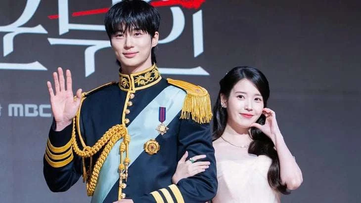 Đạo diễn Perfect Crown cúi đầu xin lỗi khán giả Đạo diễn Perfect Crown cúi đầu xin lỗi khán giả