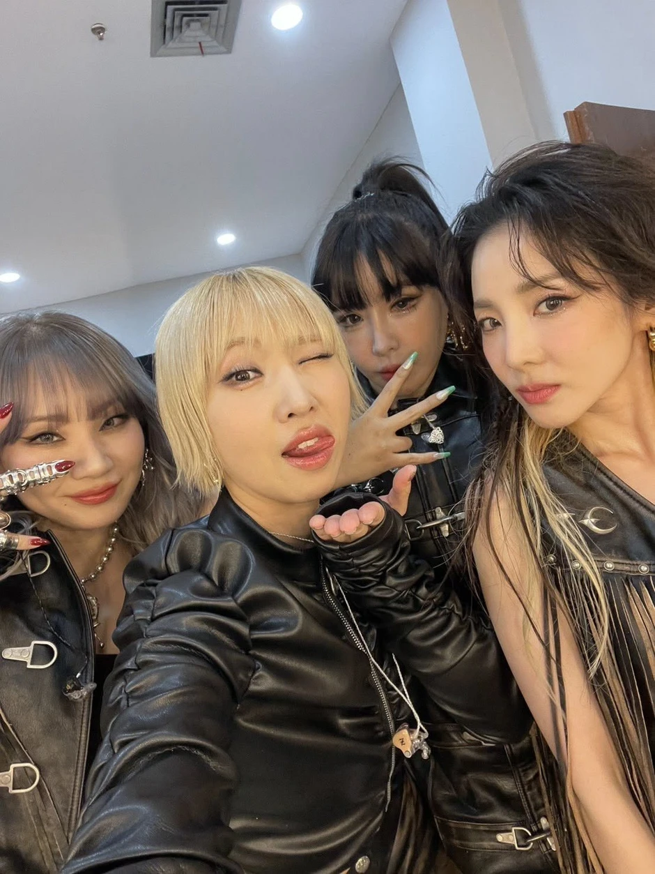 Dấu hiệu lạ của 2NE1 trong dịp kỷ niệm 17 năm Dấu hiệu lạ của 2NE1 trong dịp kỷ niệm 17 năm