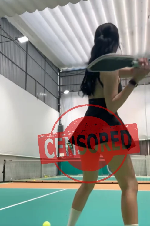 Dạy CĐM cách chơi Pickleball, hot girl gây phẫn nộ vì góc quay quá phản cảm, chẳng khác nào chiêu trò câu view bất chấp