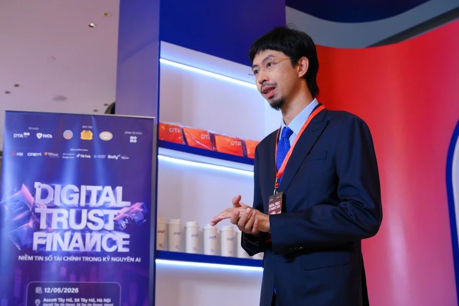 Đen xuất hiện lịch lãm, Bảo Ngọc giản dị mà nổi bần bật tại diễn đàn về niềm tin số tài chính trong kỷ nguyên AI đang diễn ra sáng nay