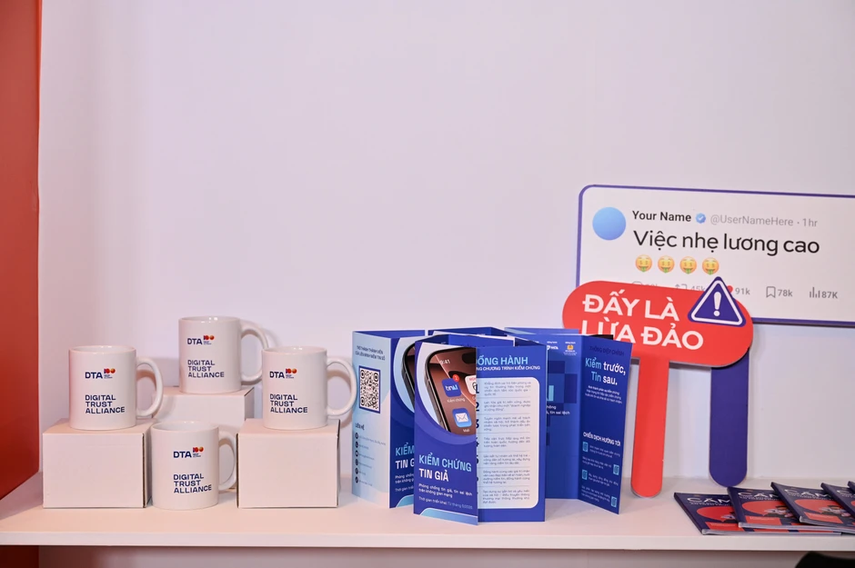 Đen xuất hiện lịch lãm, Bảo Ngọc giản dị mà nổi bần bật tại diễn đàn về niềm tin số tài chính trong kỷ nguyên AI đang diễn ra sáng nay