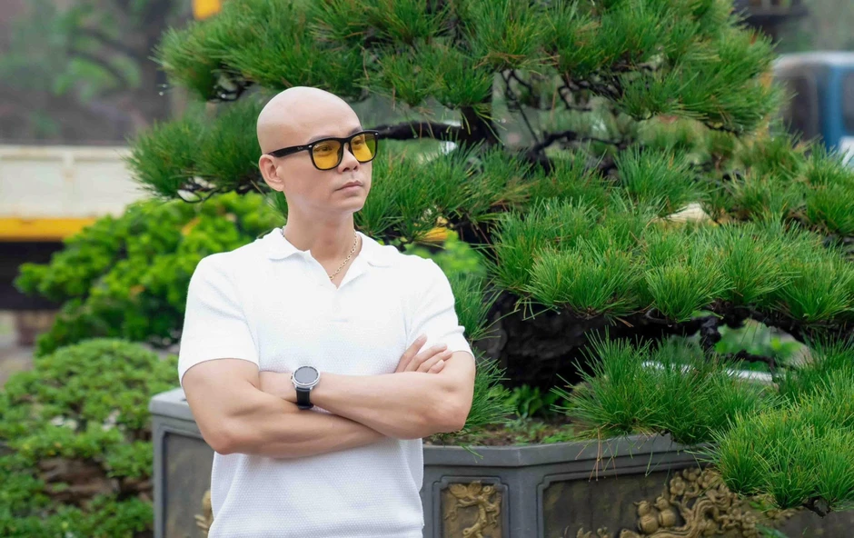 Dòng chia sẻ lạ của bà xã ca sĩ Phan Đinh Tùng
