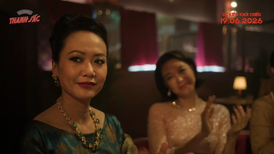 Hãy đưa cho mỹ nhân Việt này cây bút kẻ mắt, cô ấy sẽ nói cho bạn biết phản diện là như thế nào Hãy đưa cho mỹ nhân Việt này cây bút kẻ mắt, cô ấy sẽ nói cho bạn biết phản diện là như thế nào