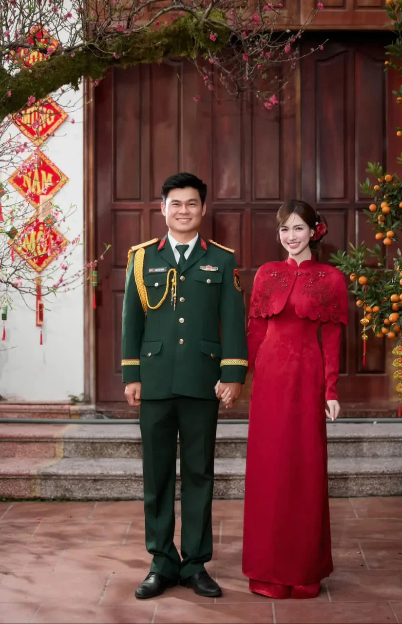 Hòa Minzy và đại úy Thăng Văn Cương đã công khai điều này giữa concert Sao Nhập Ngũ