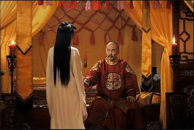 Hoàng đế vừa sủng ái phi tần, thái giám lập tức "mời nước": Luật ngầm phía sau khiến hậu thế bất ngờ Hoàng đế vừa sủng ái phi tần, thái giám lập tức "mời nước": Luật ngầm phía sau khiến hậu thế bất ngờ