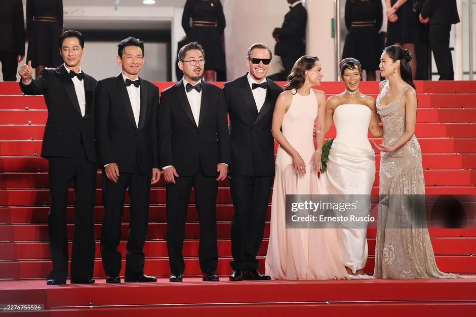 Hope hay xuất sắc nhận tràng vỗ tay 6 phút ở Cannes Hope hay xuất sắc nhận tràng vỗ tay 6 phút ở Cannes