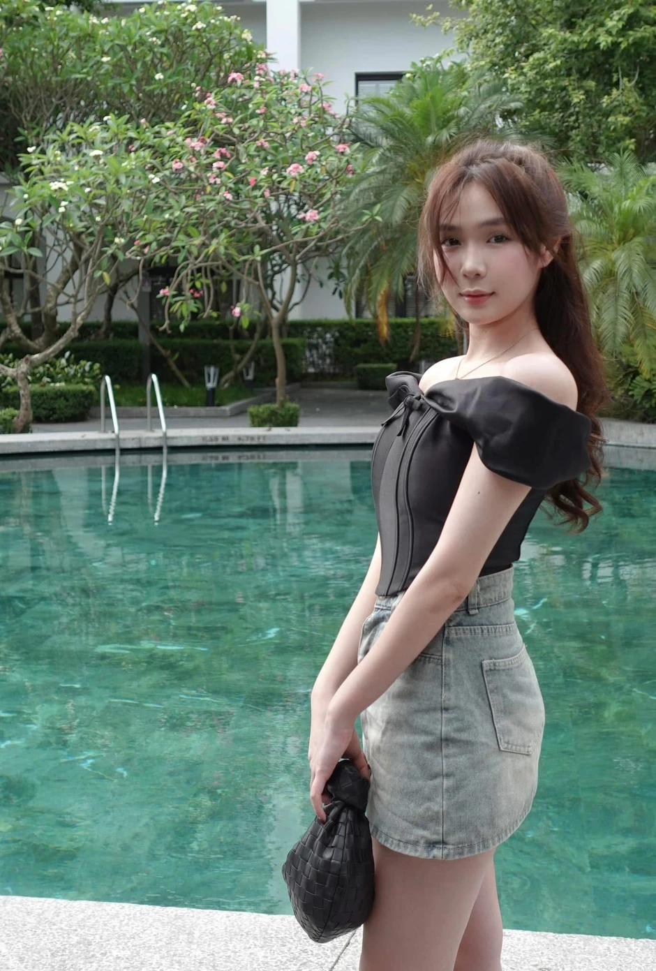 Hót-gơ ngày nào giờ đã là MC truyền hình