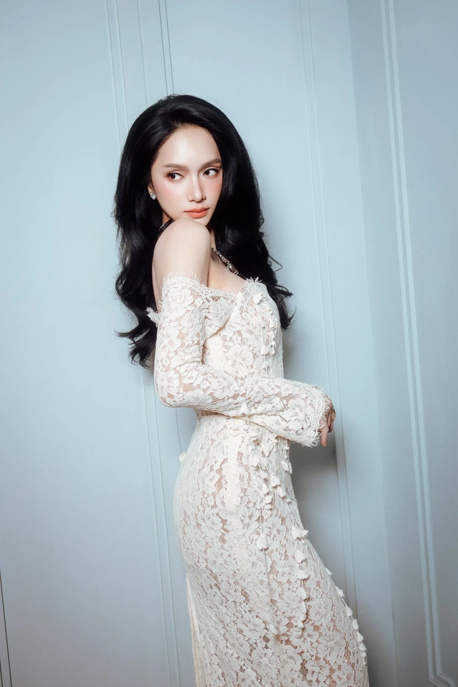 Hương Giang lên đồ "chặt chém", mang 700 triệu nhập cuộc Miss Grand mùa All stars