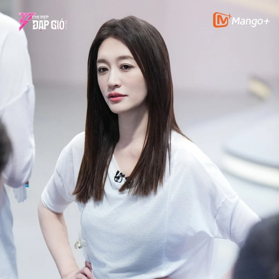 Không ai tranh được ngôi vị của mỹ nhân hát dở nhất showbiz Không ai tranh được ngôi vị của mỹ nhân hát dở nhất showbiz