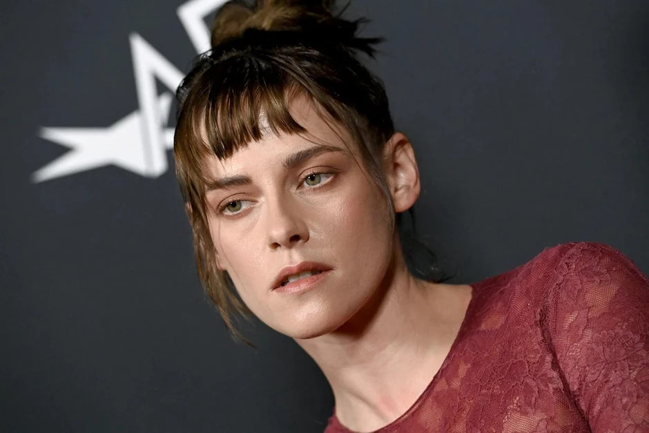 Kristen Stewart gây sốc vì ăn mặc lộ điểm nhạy cảm ở Cannes 2026 Kristen Stewart gây sốc vì ăn mặc lộ điểm nhạy cảm ở Cannes 2026