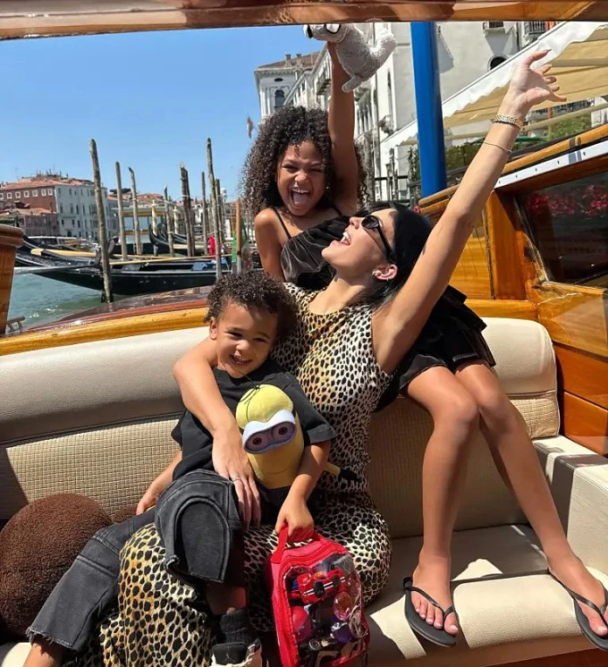 Kylie Jenner: Tôi đã hoảng sợ khi phát hiện mang thai ở tuổi 19 Kylie Jenner: Tôi đã hoảng sợ khi phát hiện mang thai ở tuổi 19