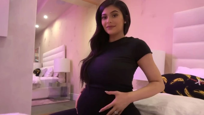 Kylie Jenner: Tôi đã hoảng sợ khi phát hiện mang thai ở tuổi 19 Kylie Jenner: Tôi đã hoảng sợ khi phát hiện mang thai ở tuổi 19