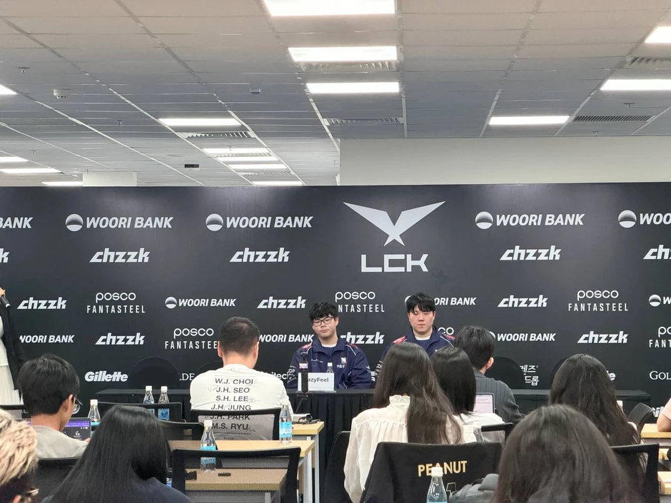 LazyFeel chia sẻ về trải nghiệm đặc biệt sau 2 trận LCK Roadshow tại Việt Nam, đặt mục tiêu khó LazyFeel chia sẻ về trải nghiệm đặc biệt sau 2 trận LCK Roadshow tại Việt Nam, đặt mục tiêu khó