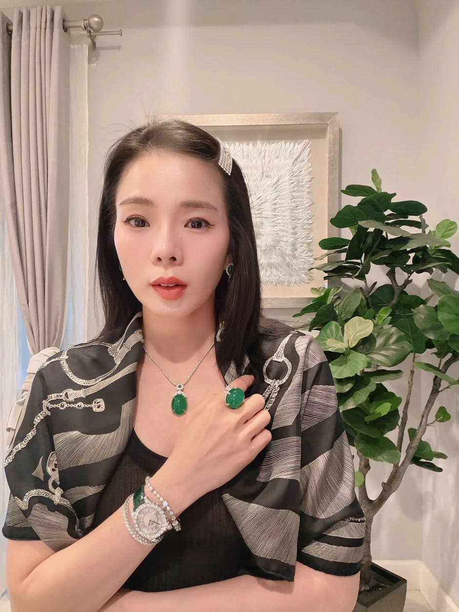Lệ Quyên lại đáp trả thô tục Lệ Quyên lại đáp trả thô tục
